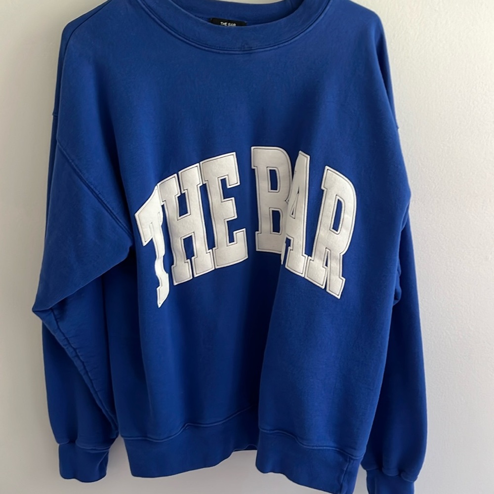The Bar brand size Medium very oversized.